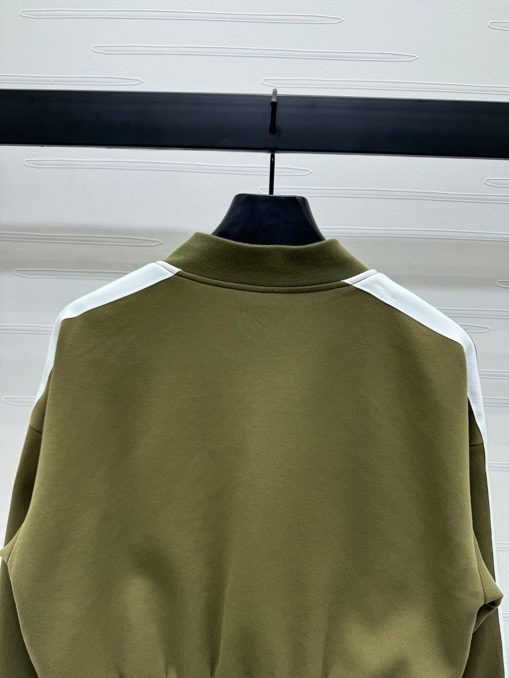 Chaqueta MM color caqui con cremallera