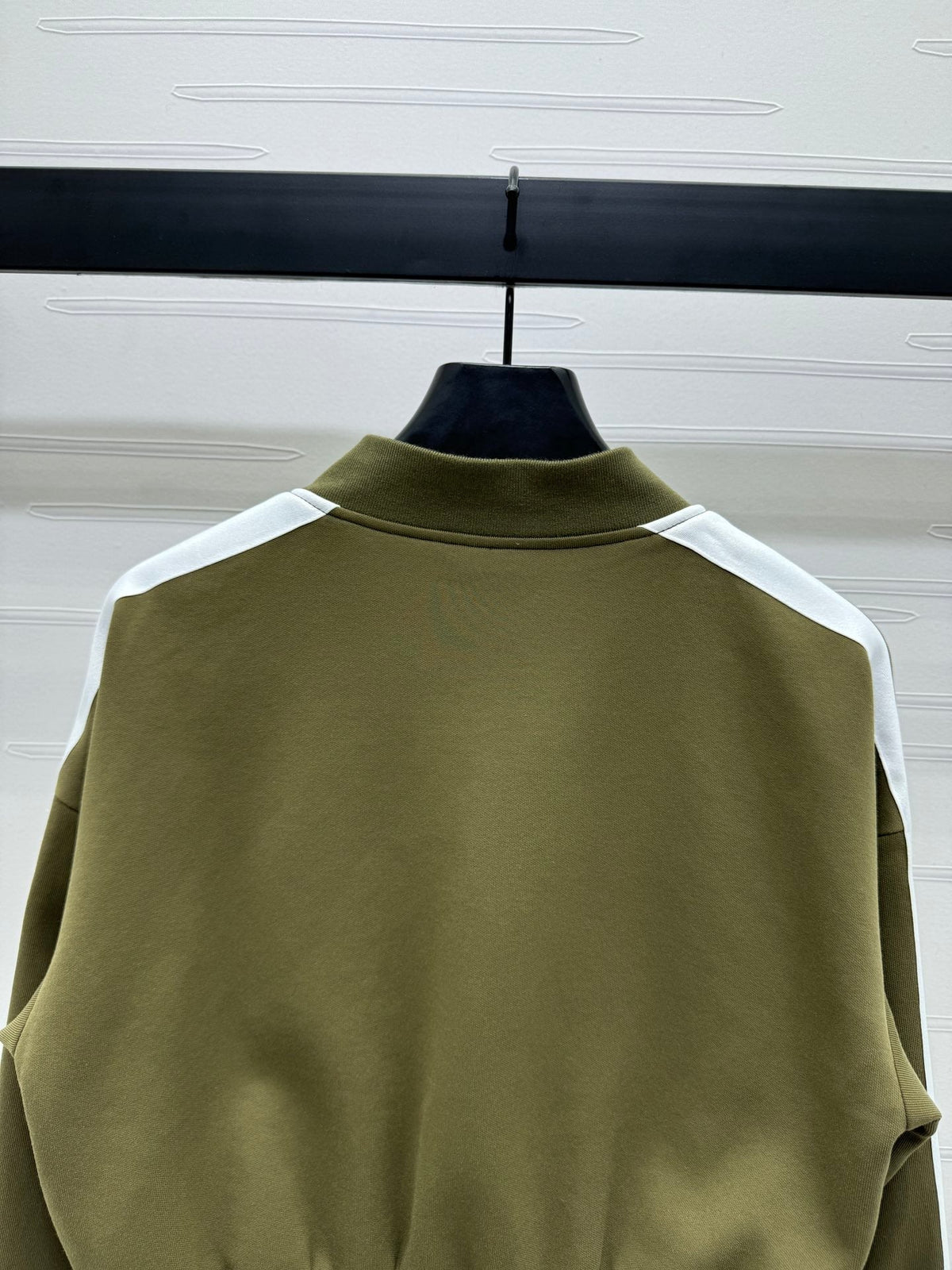 Chaqueta MM color caqui con cremallera