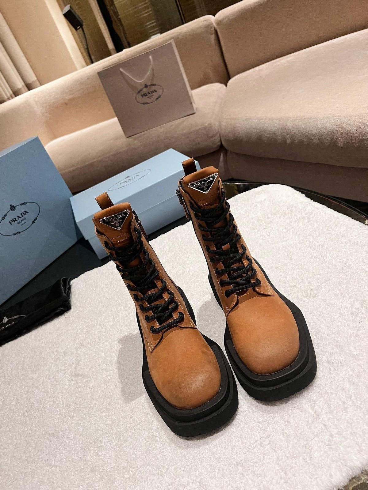 Botas triangulares para mujer