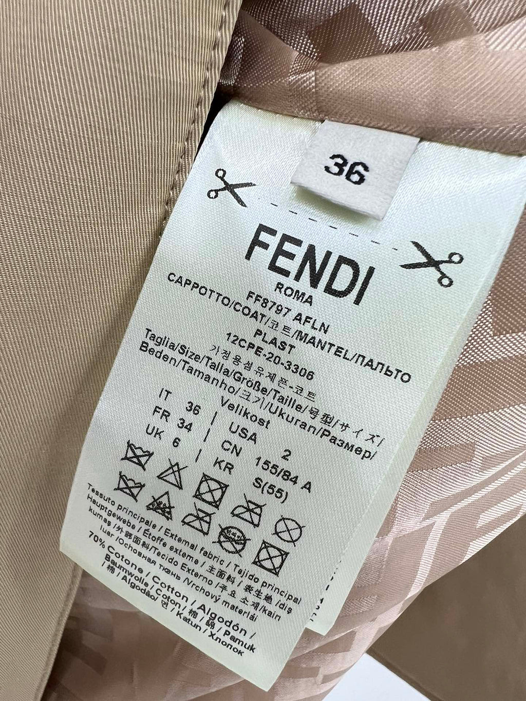 Gabardina con cinturón