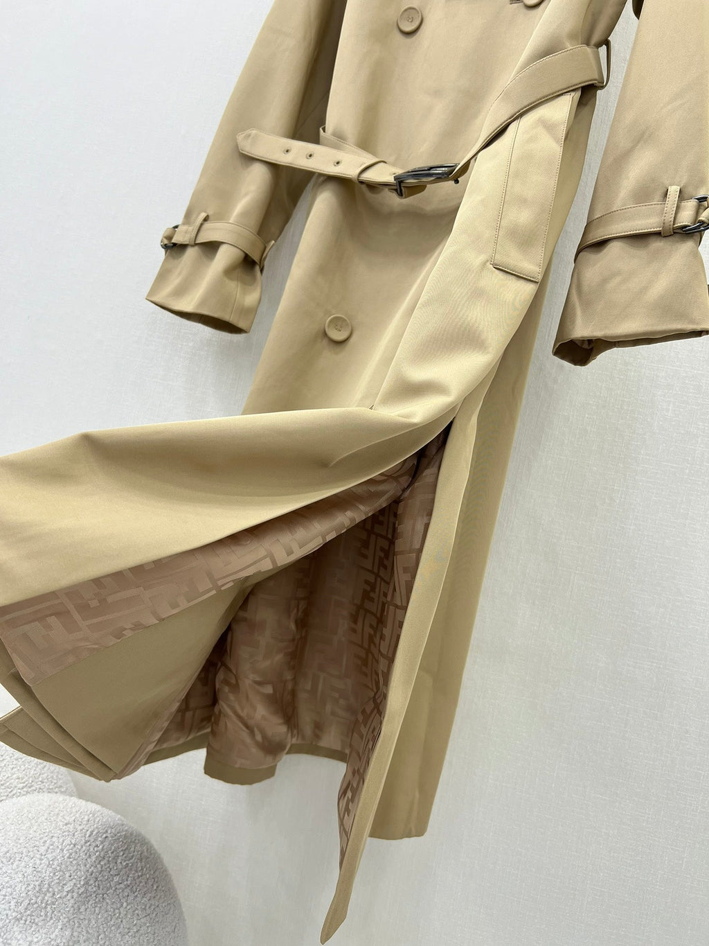 Gabardina con cinturón