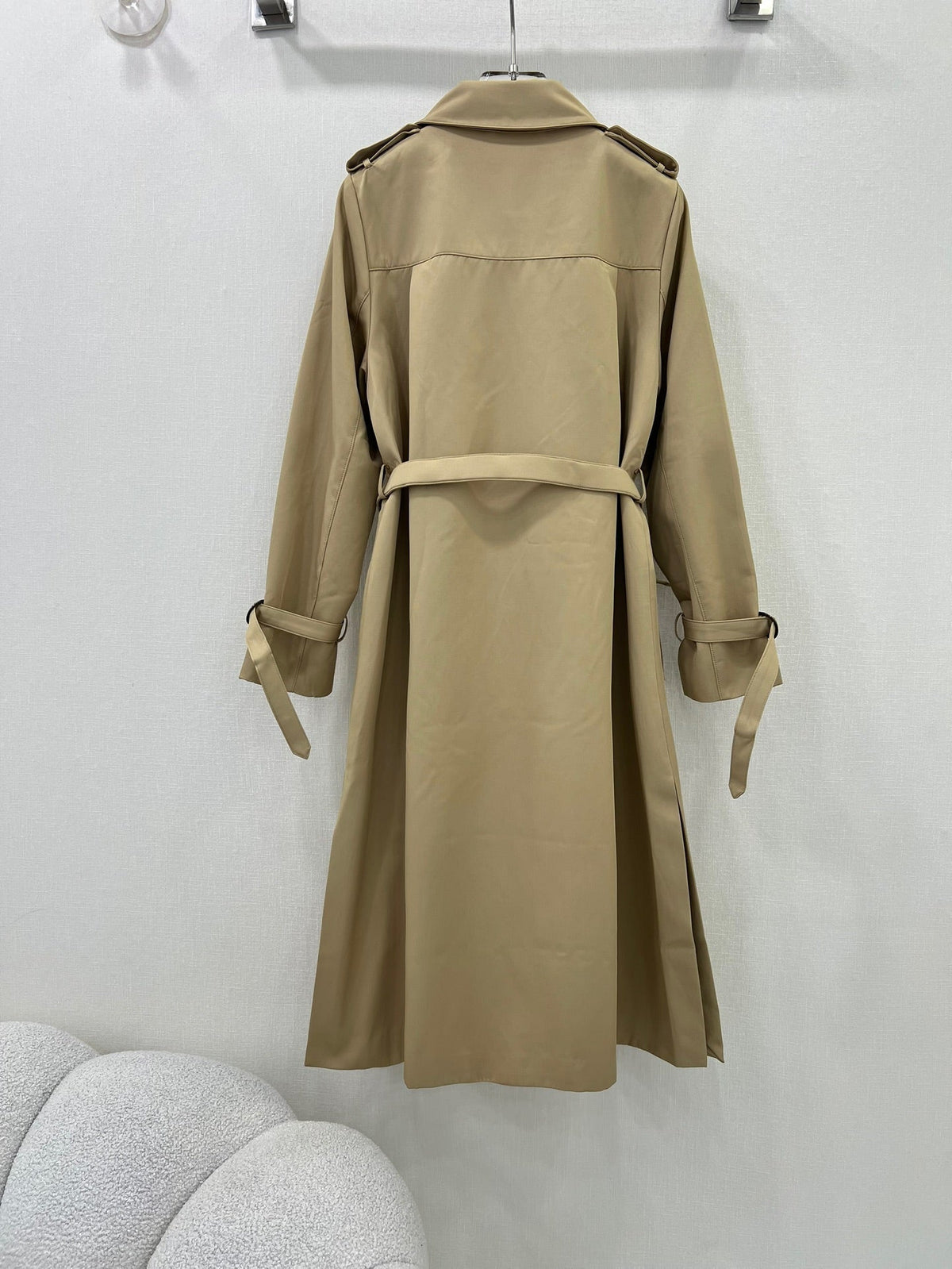 Gabardina con cinturón