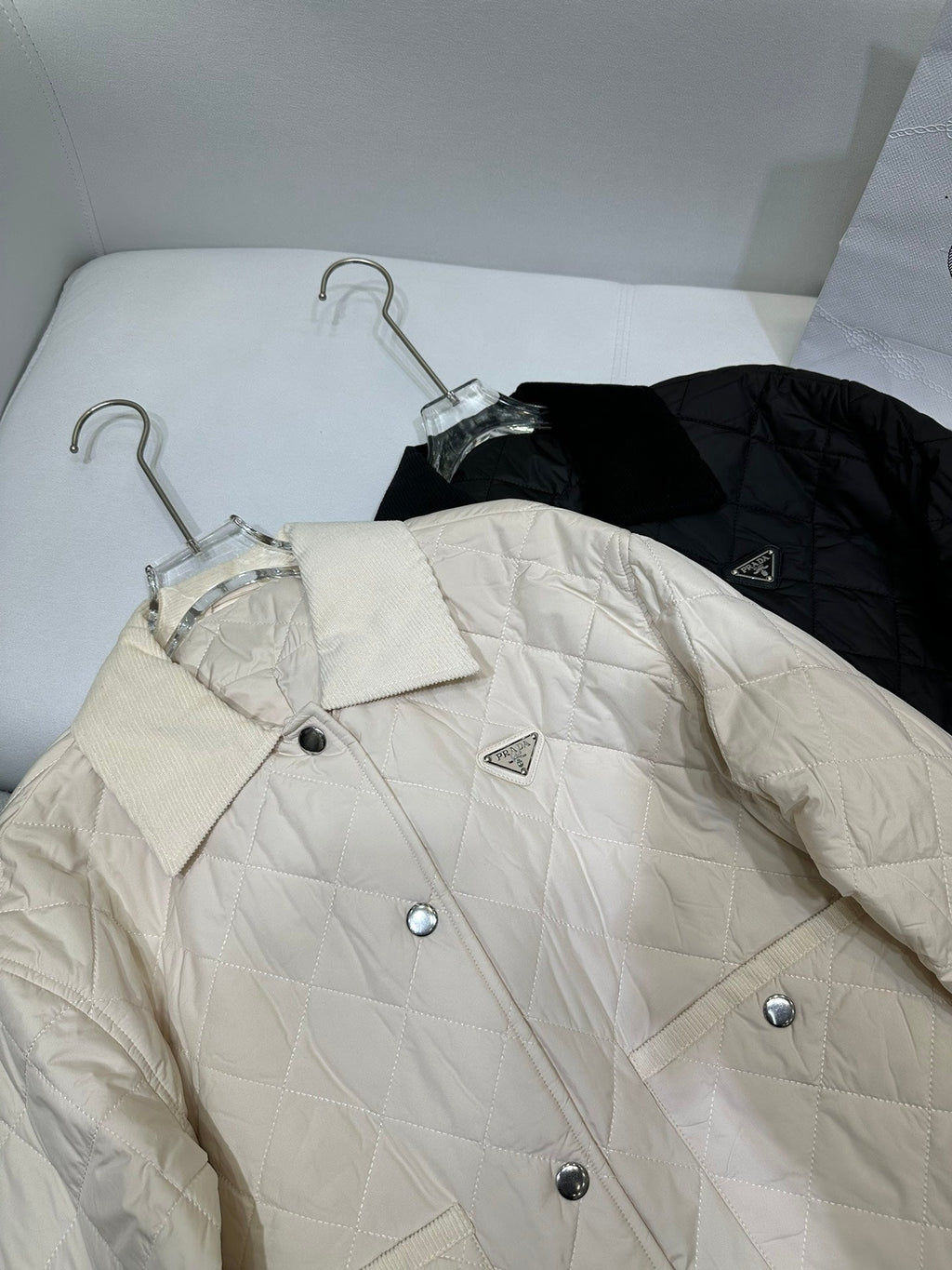 Chaqueta de algodón con cuello de terciopelo
