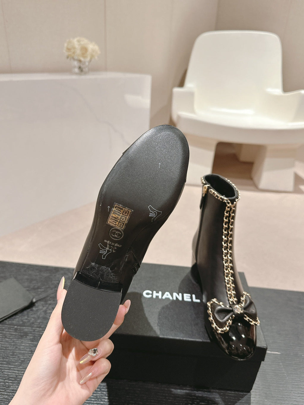 Botas altas de cuero bordadas para mujer