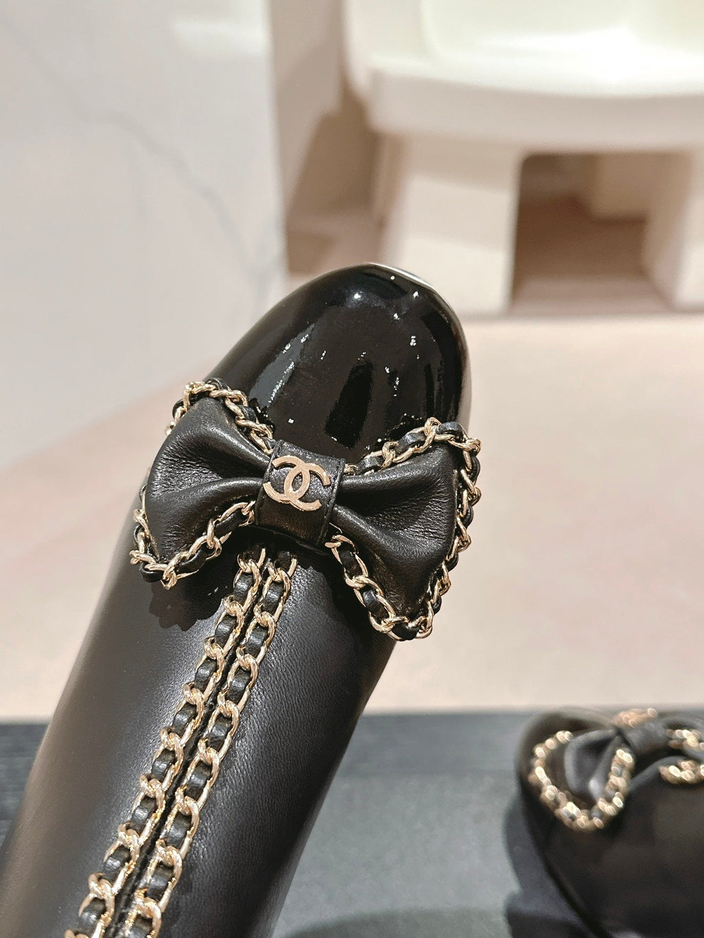 Botas altas de cuero bordadas para mujer