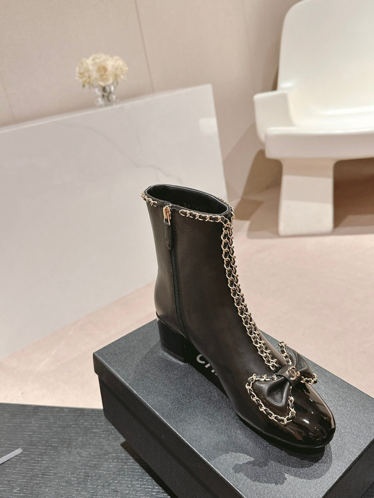 Botas altas de cuero bordadas para mujer