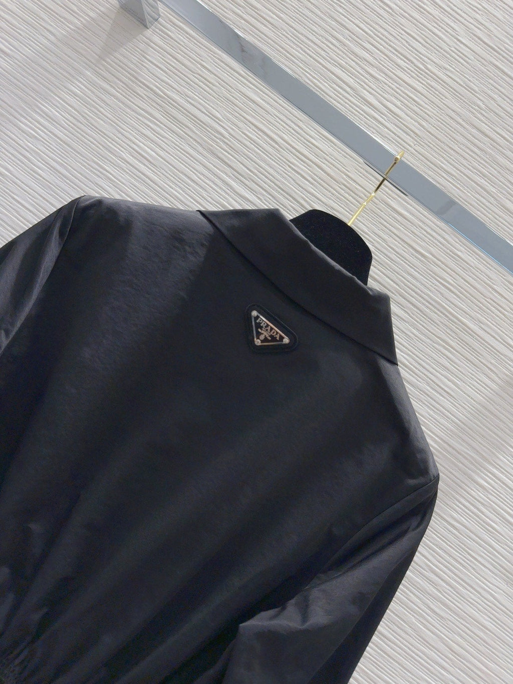 Camisa clásica estilo boyfriend con corbata