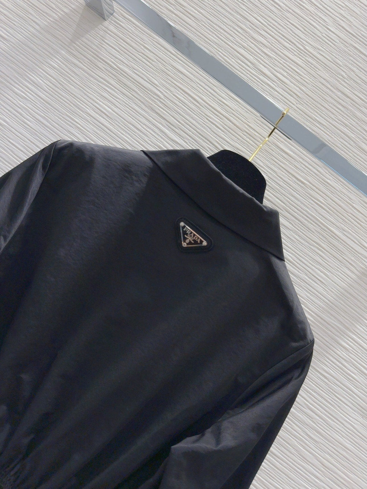 Camisa clásica estilo boyfriend con corbata