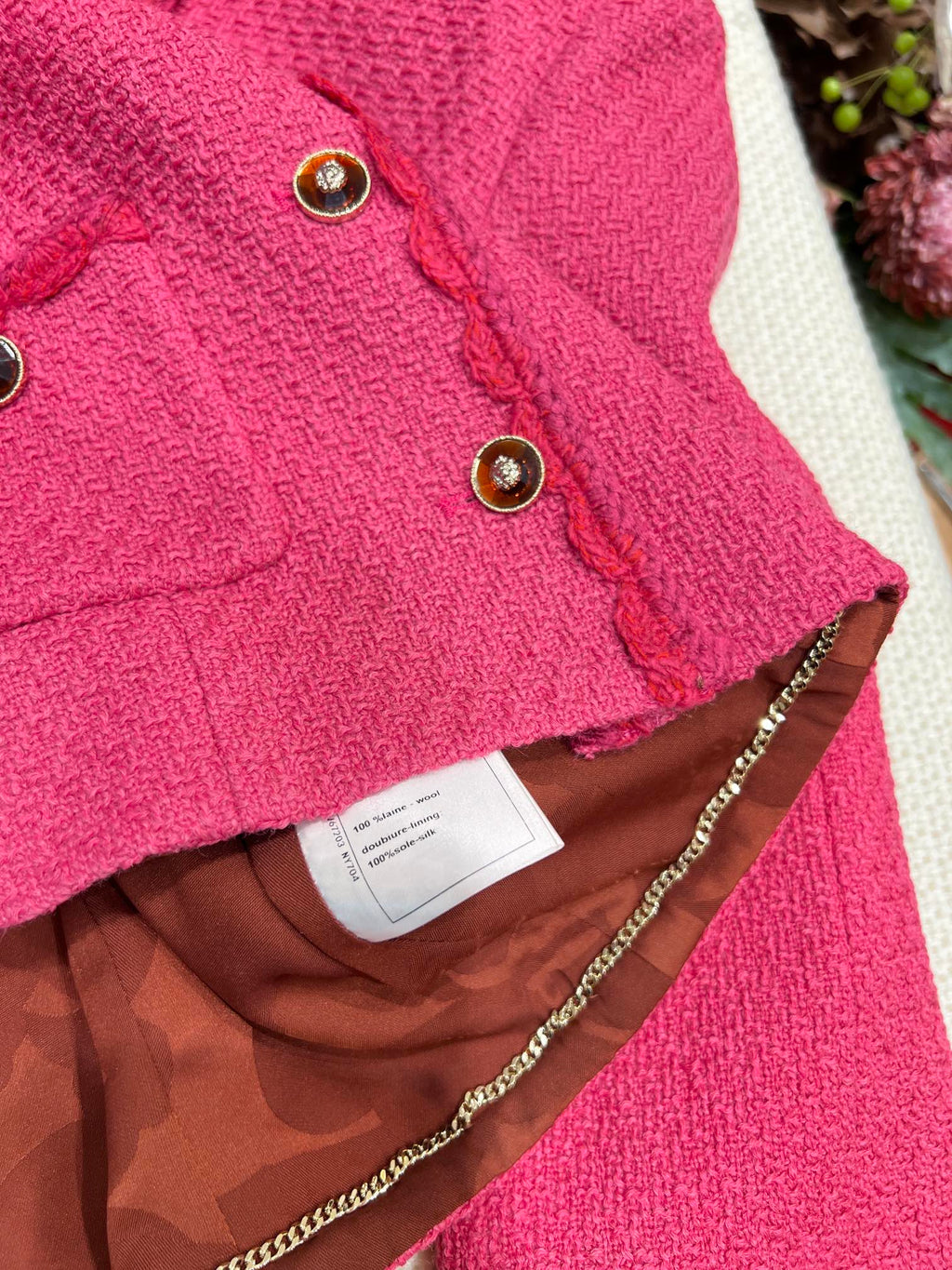 Chaqueta corta con detalle de rosa
