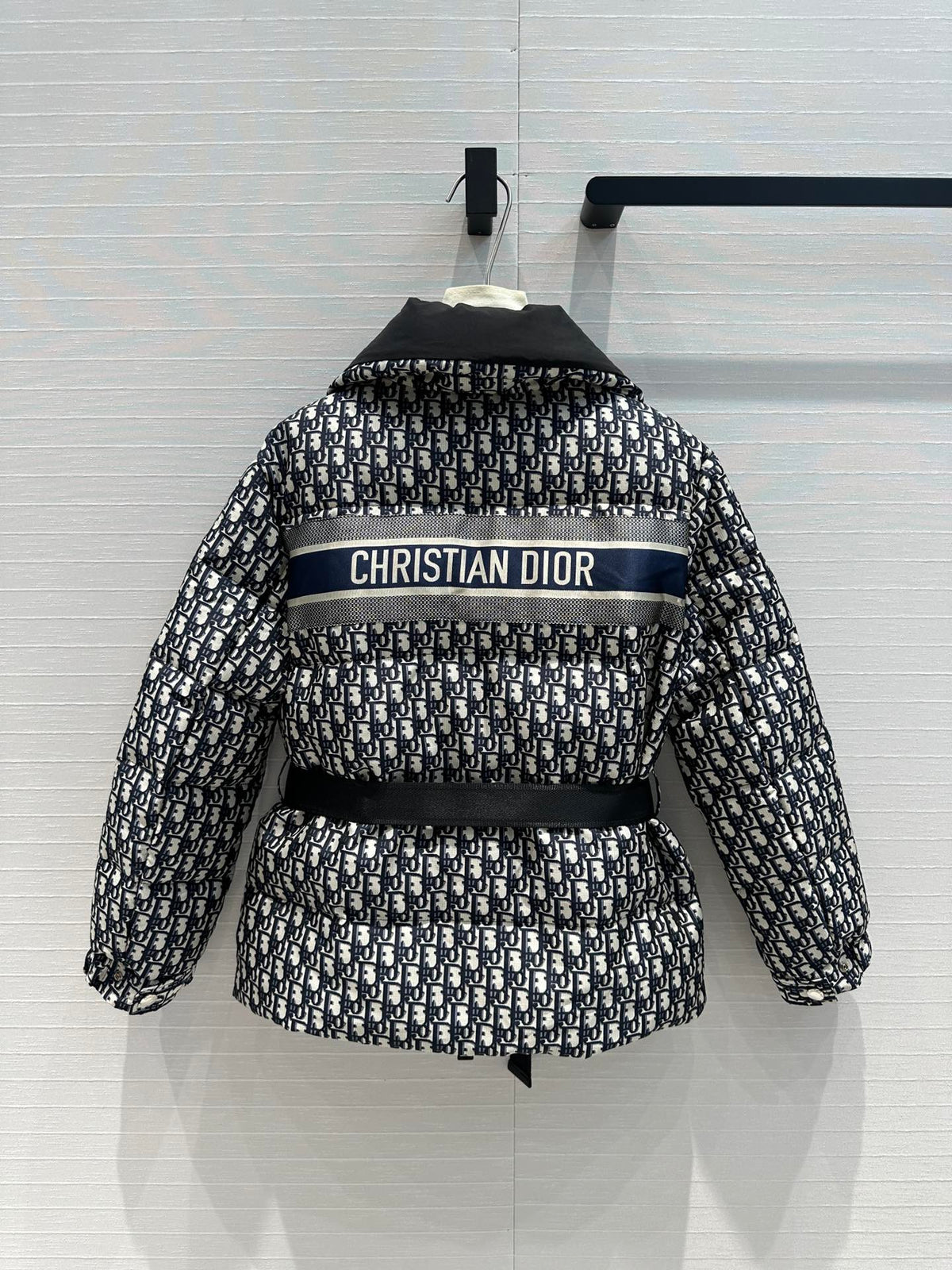 Chaqueta técnica de plumón de cuello alto