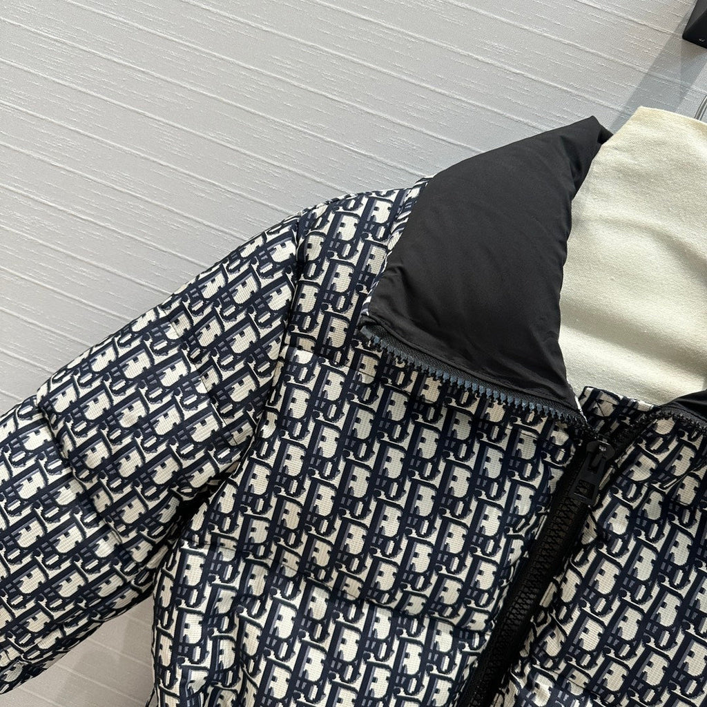 Chaqueta técnica de plumón de cuello alto