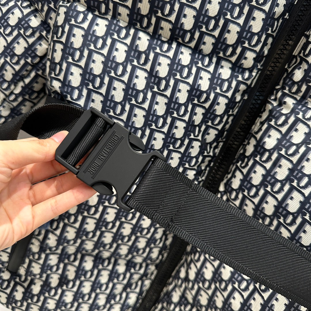 Chaqueta técnica de plumón de cuello alto