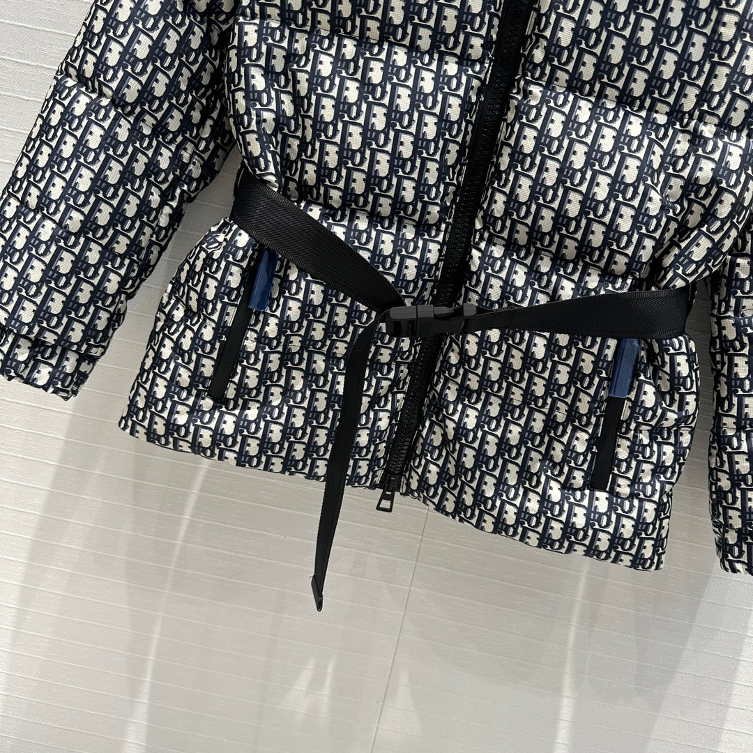 Chaqueta técnica de plumón de cuello alto