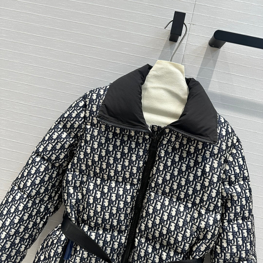 Chaqueta técnica de plumón de cuello alto
