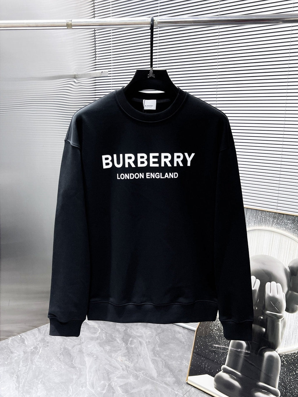 Sudadera premium de cuello redondo