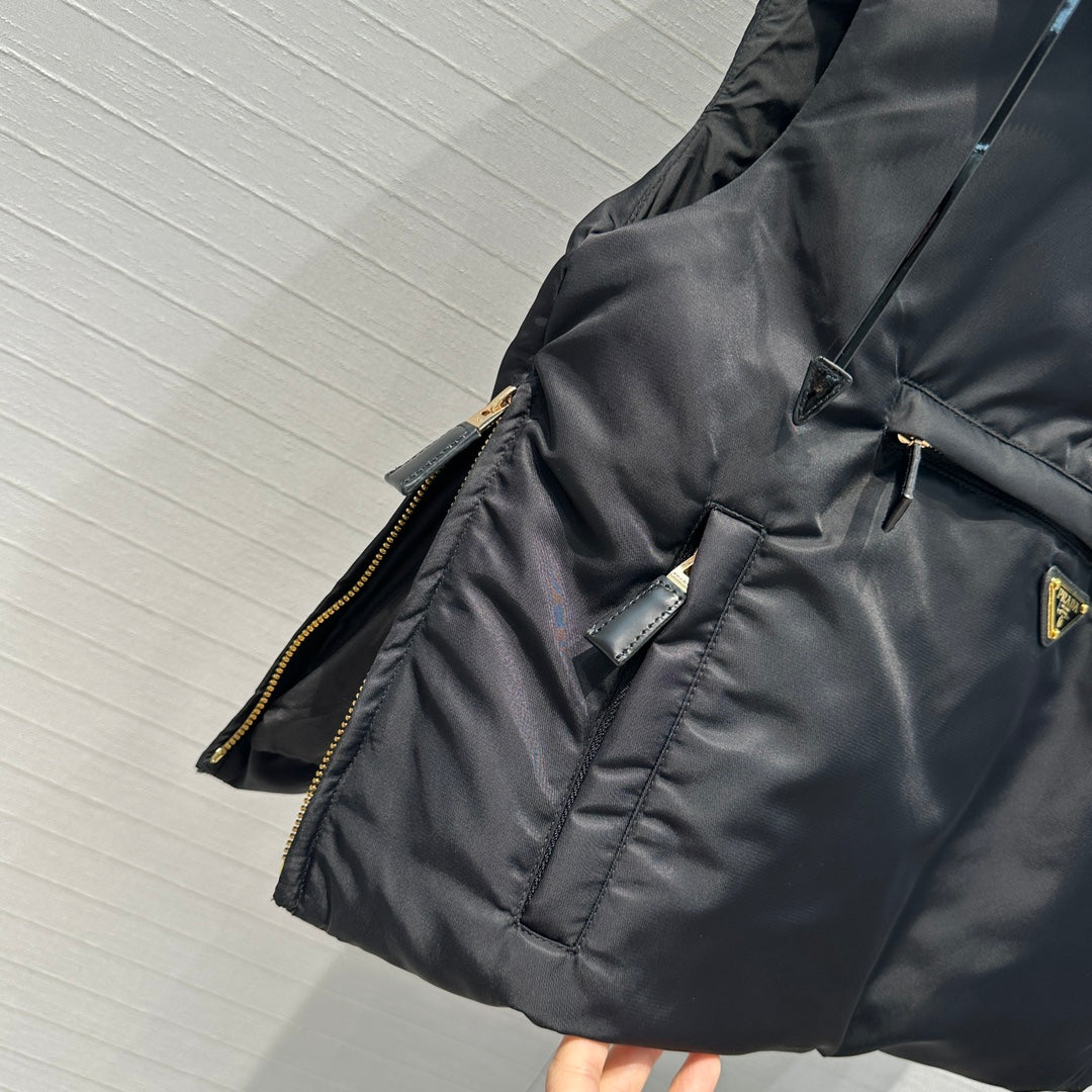 Chaqueta de plumón de nailon con capucha