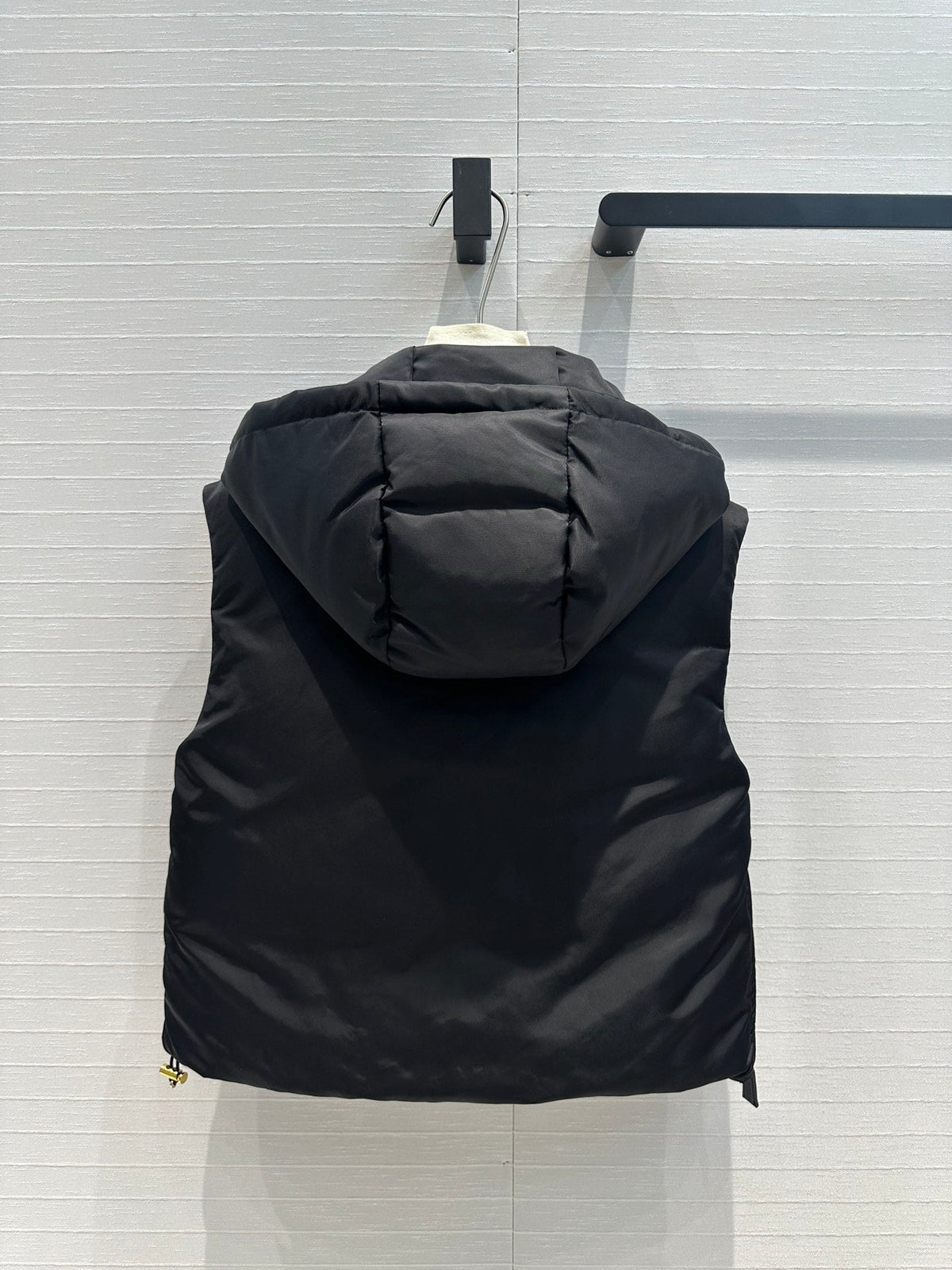 Chaqueta de plumón de nailon con capucha