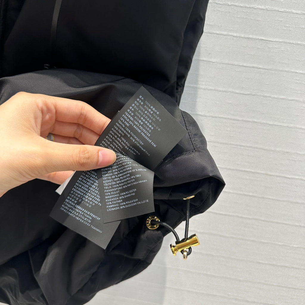 Chaqueta de plumón de nailon con capucha