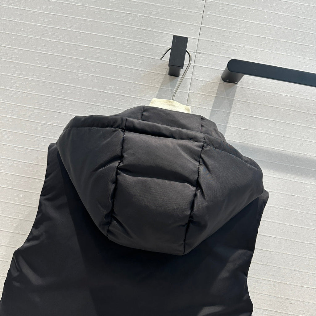 Chaqueta de plumón de nailon con capucha