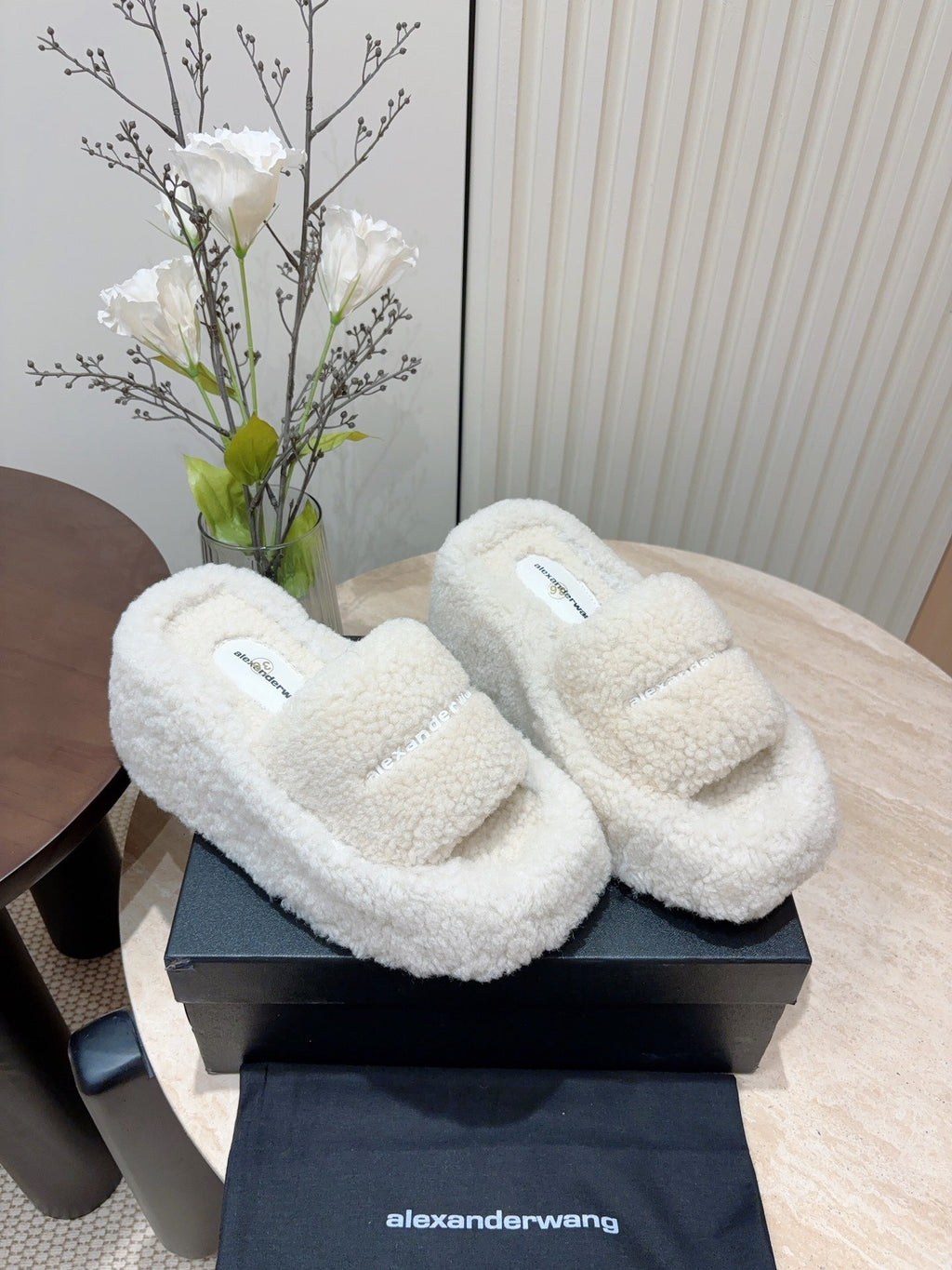 Pantuflas de plataforma de piel de oveja para mujer