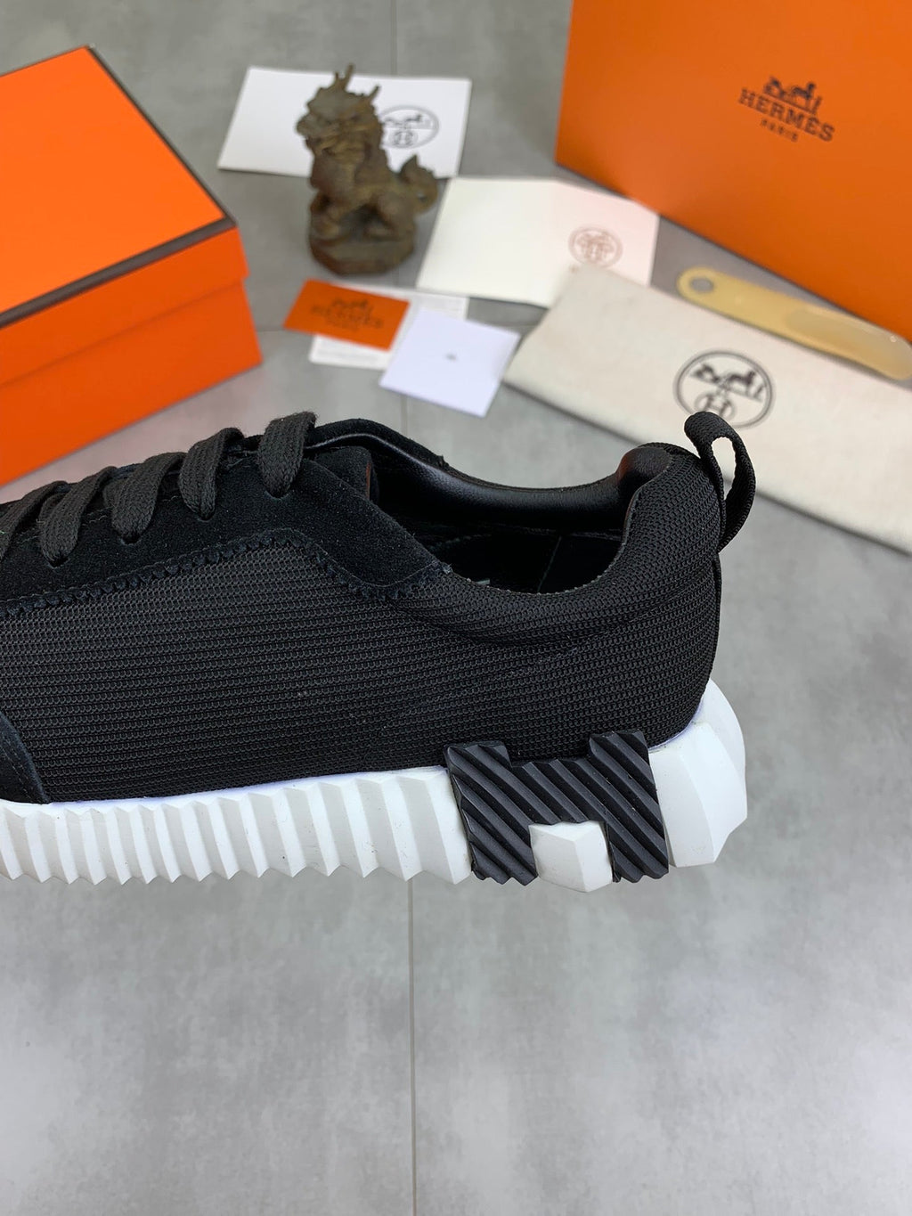 Zapatillas de cuero a rayas H