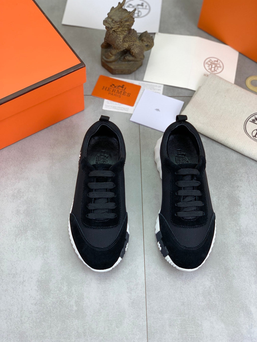 Zapatillas de cuero a rayas H