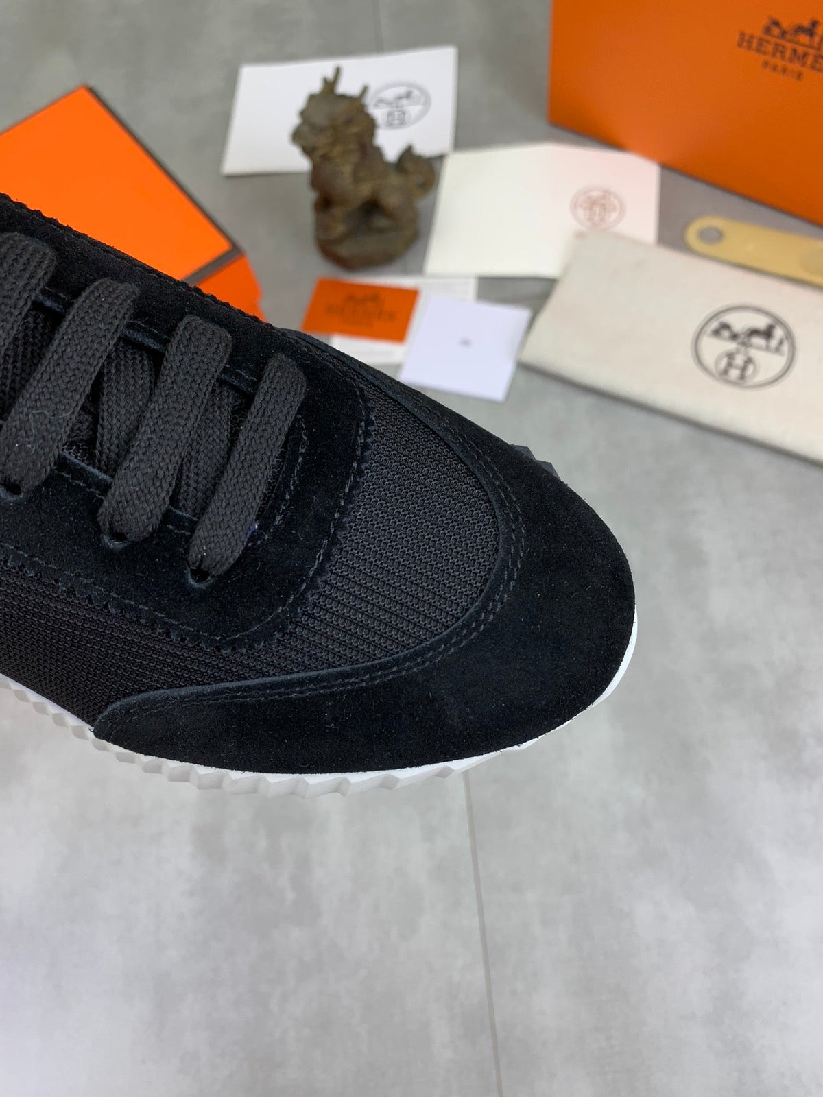 Zapatillas de cuero a rayas H