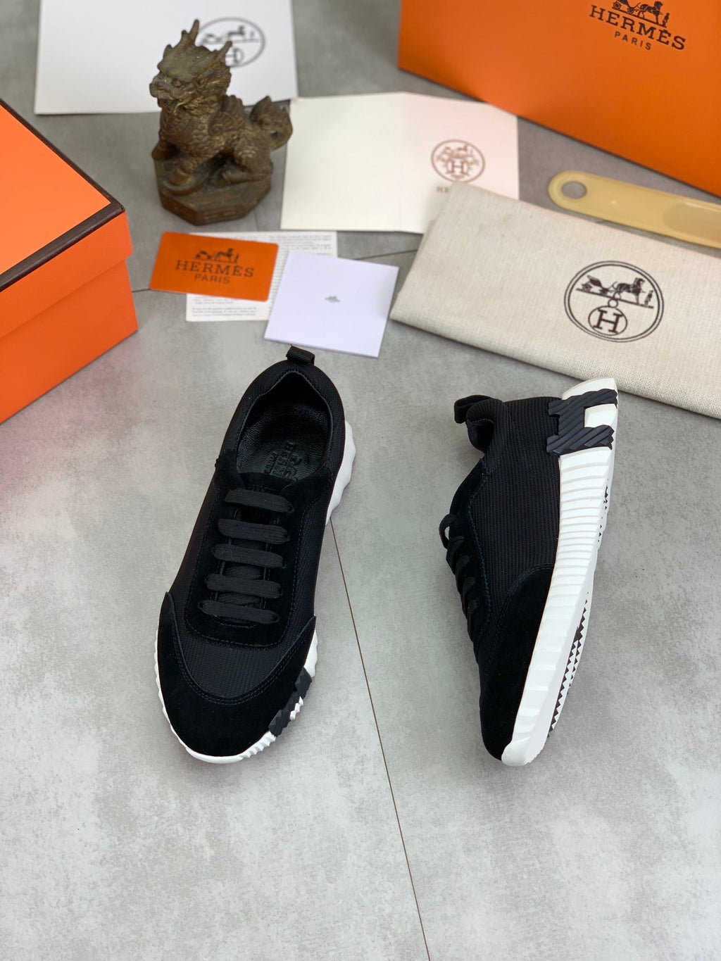 Zapatillas de cuero a rayas H