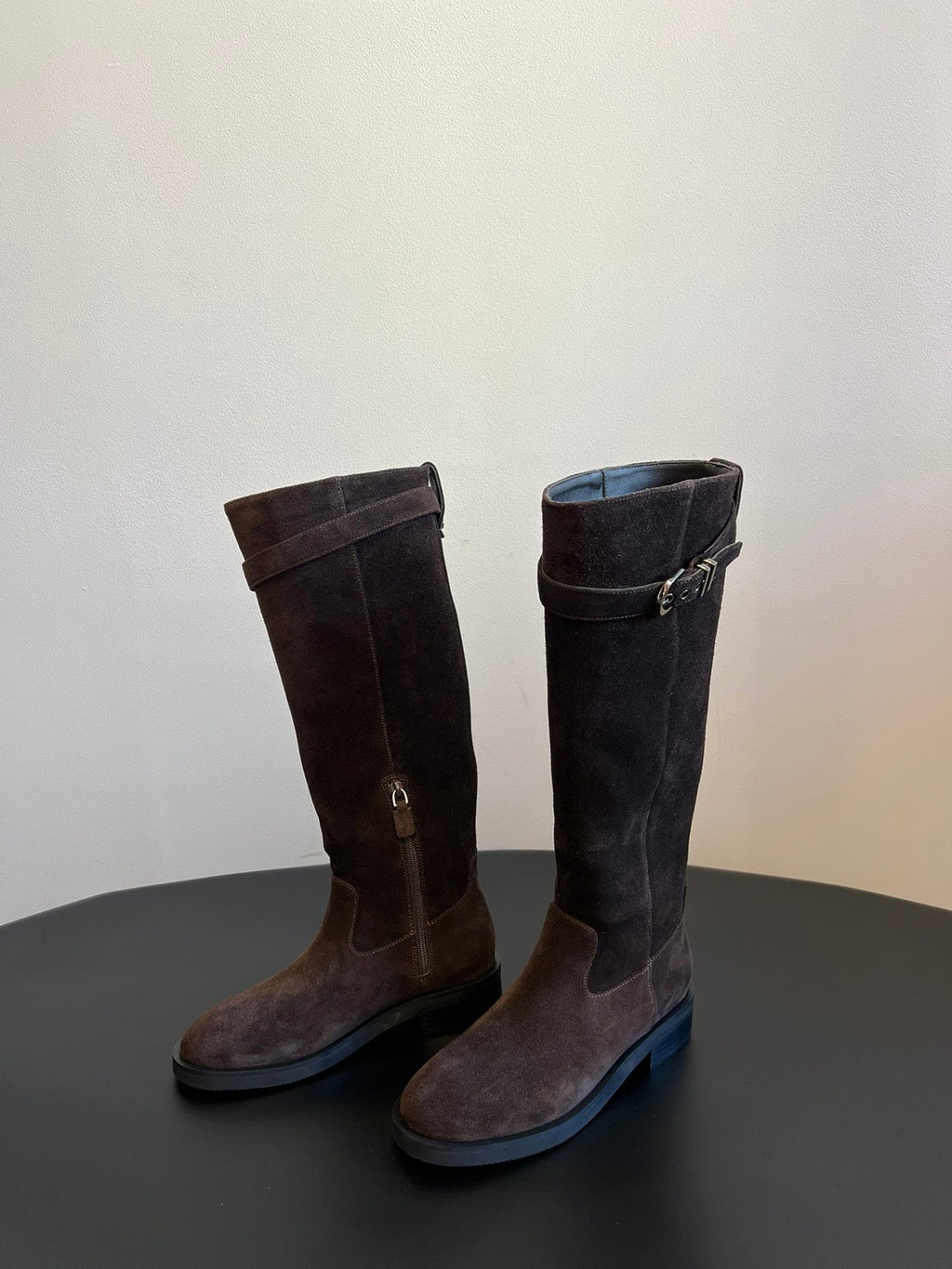 Botas altas de piel para mujer con hebilla