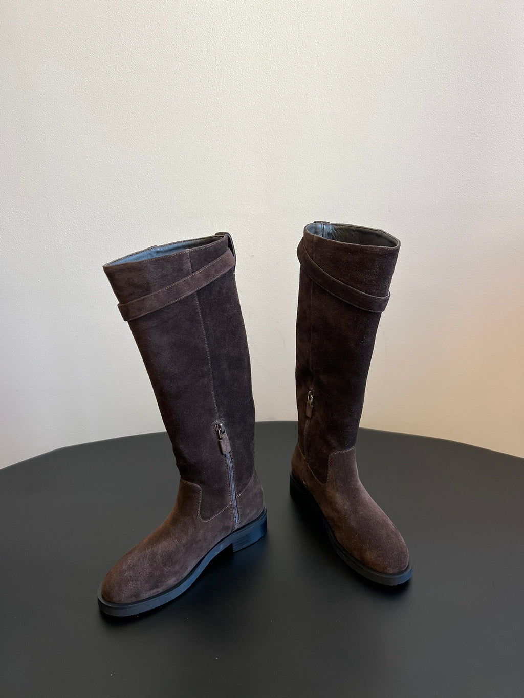 Botas altas de piel para mujer con hebilla