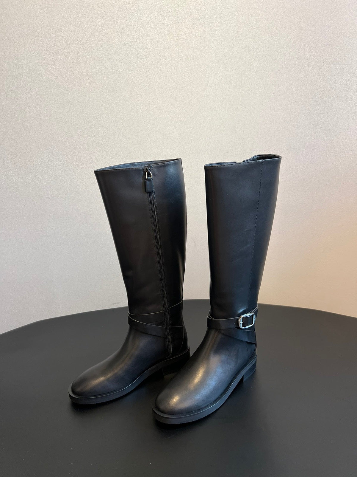 Botas de ante y piel de becerro para mujer con hebilla