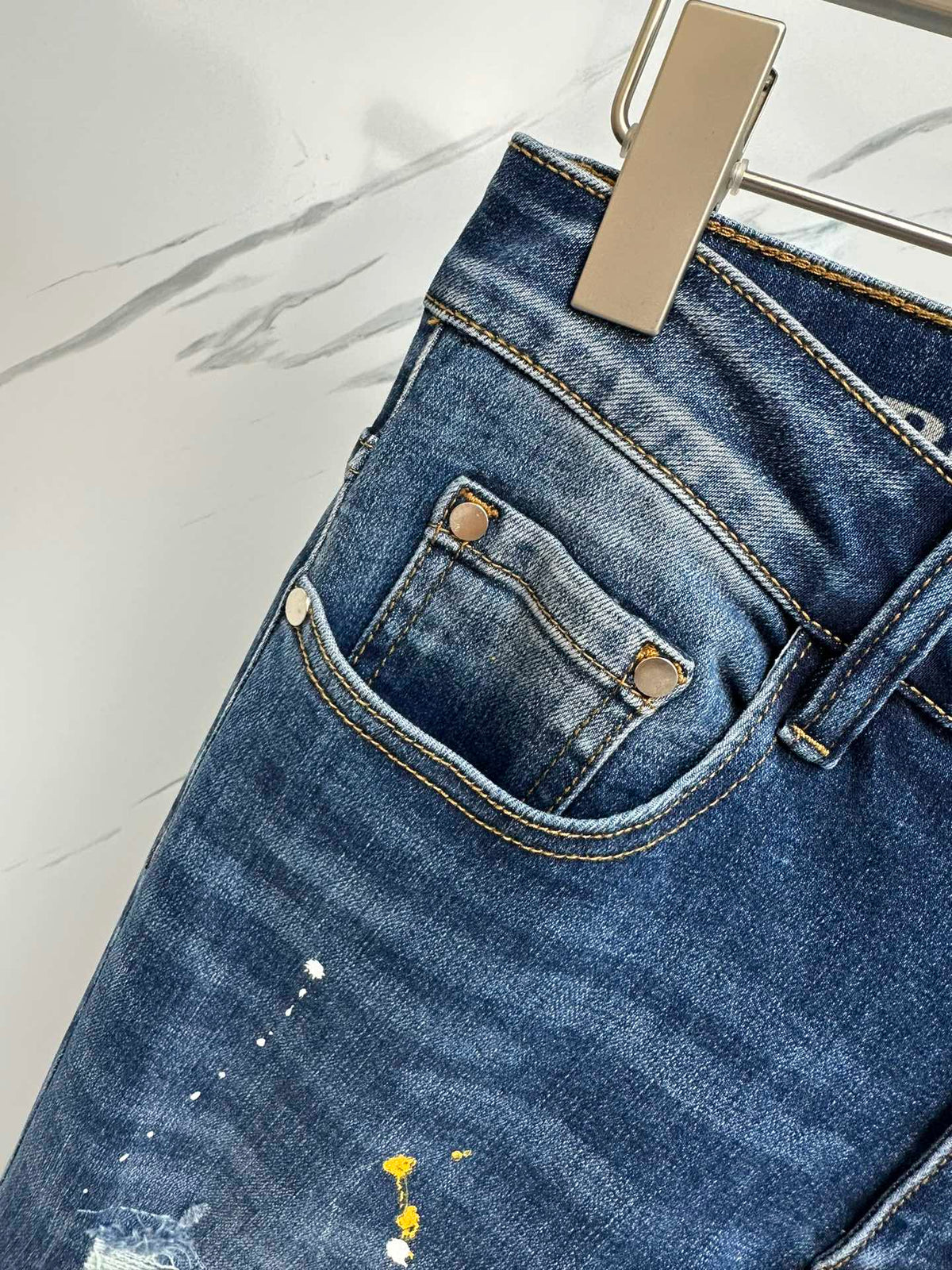 Pantalones vaqueros de mezclilla lavada premium para hombre