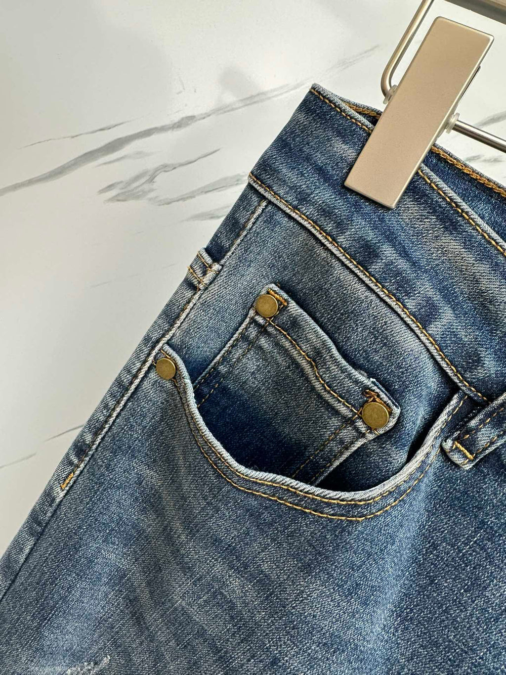 Pantalones vaqueros de mezclilla lavada de diseñador para hombre