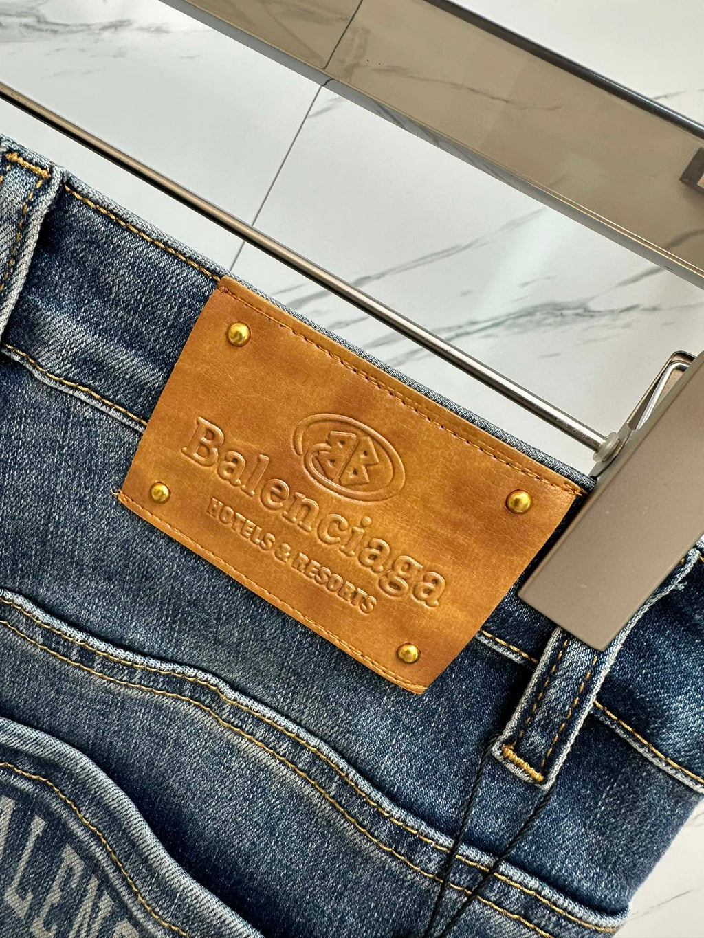 Pantalones vaqueros de mezclilla lavada de diseñador para hombre