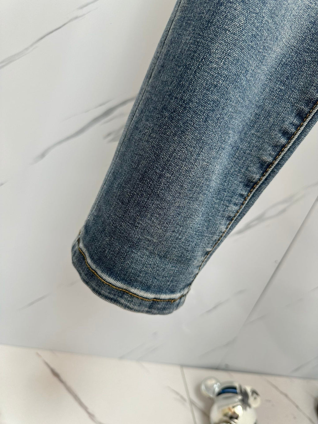 Pantalones vaqueros de mezclilla lavada premium para hombre