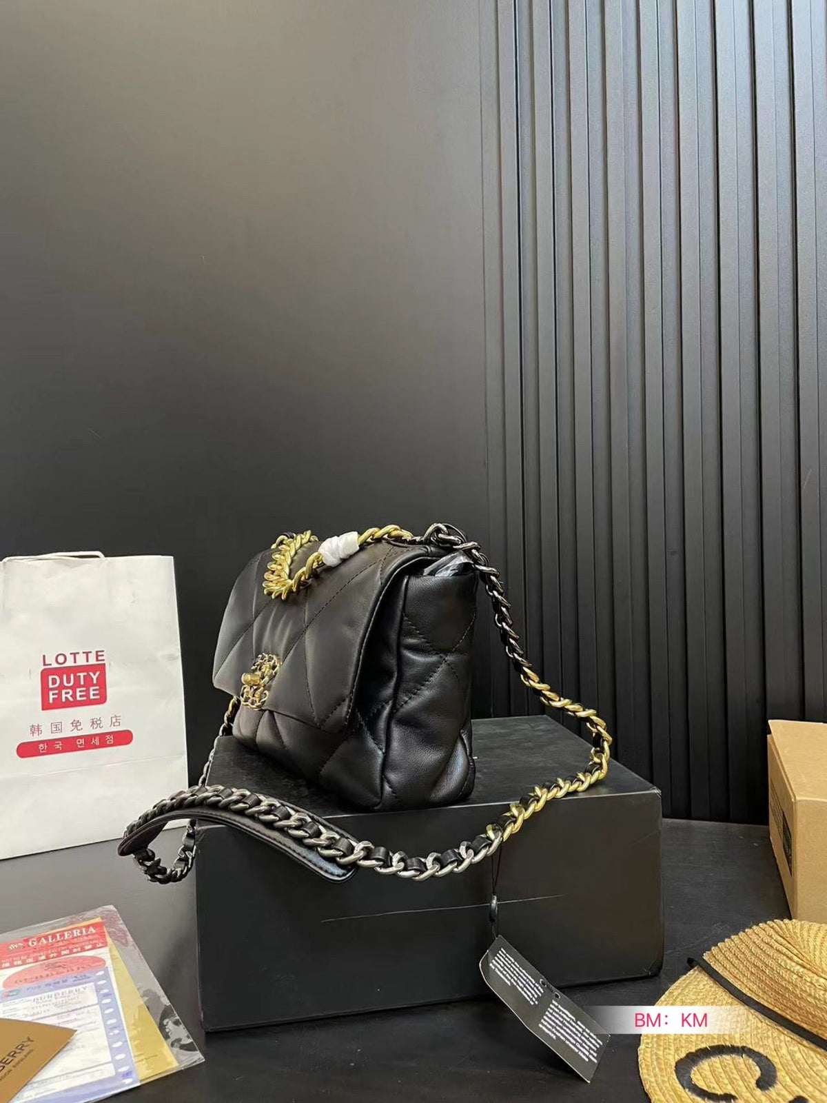 Bolso clásico con solapa de 19 pulgadas