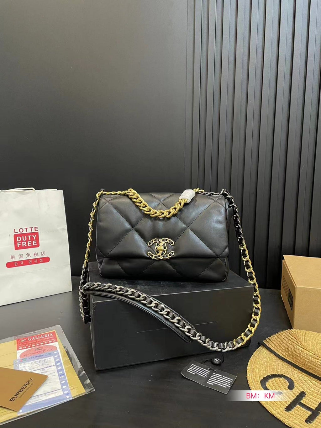 Bolso clásico con solapa de 19 pulgadas