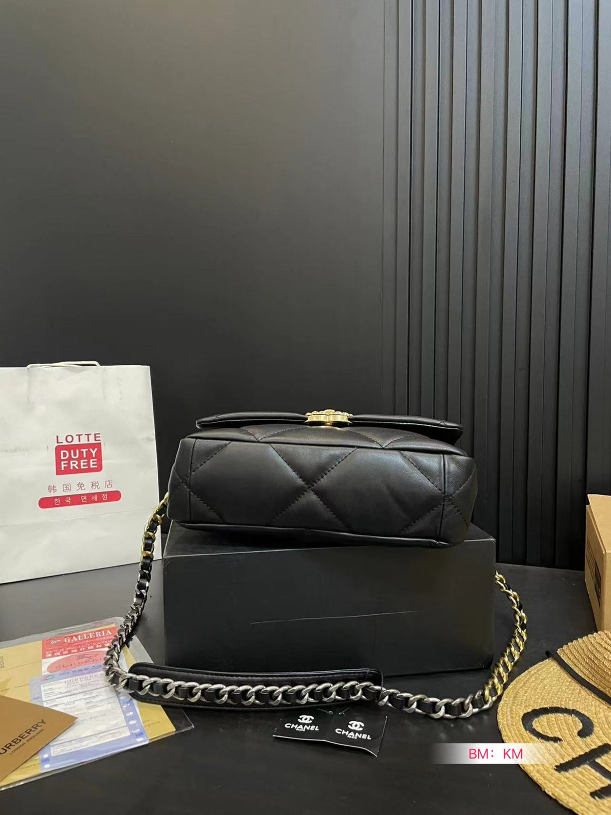 Bolso clásico con solapa de 19 pulgadas