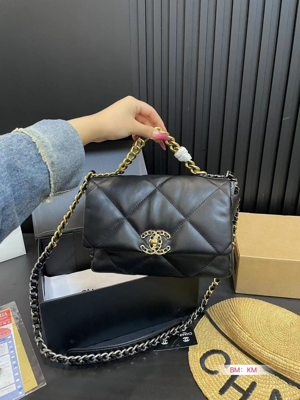 Bolso clásico con solapa de 19 pulgadas