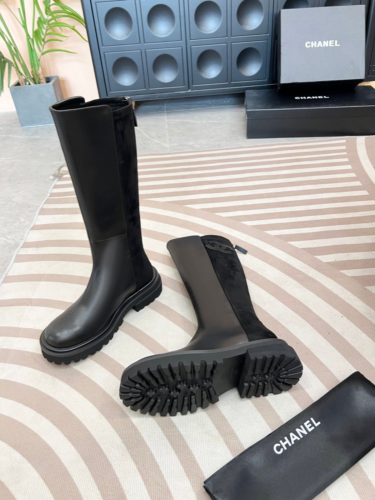 Botas altas de cuero bordadas para mujer