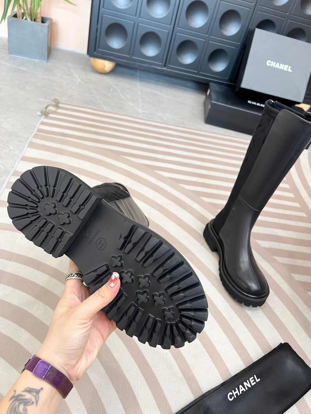 Botas altas de cuero bordadas para mujer