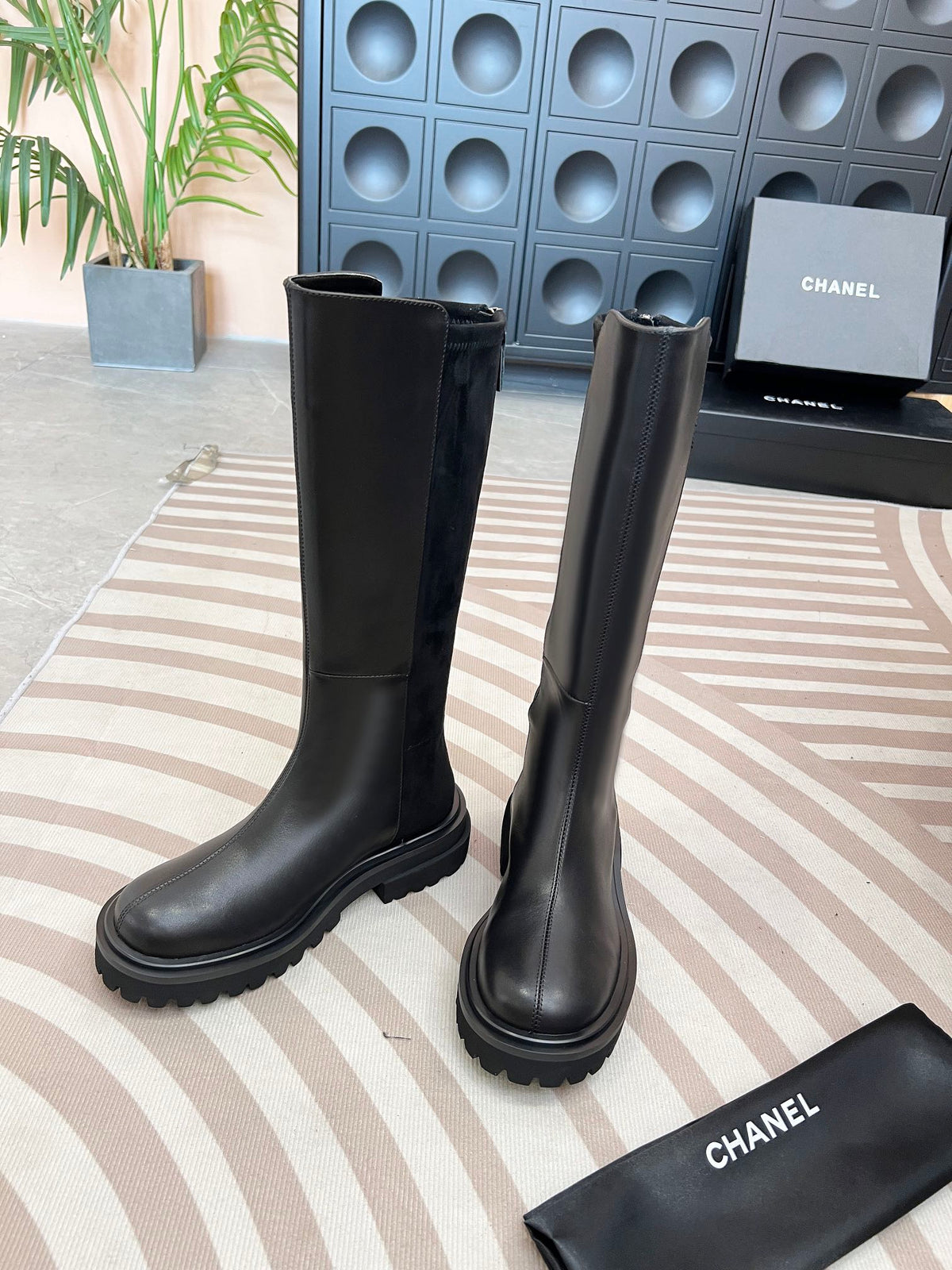 Botas altas de cuero bordadas para mujer