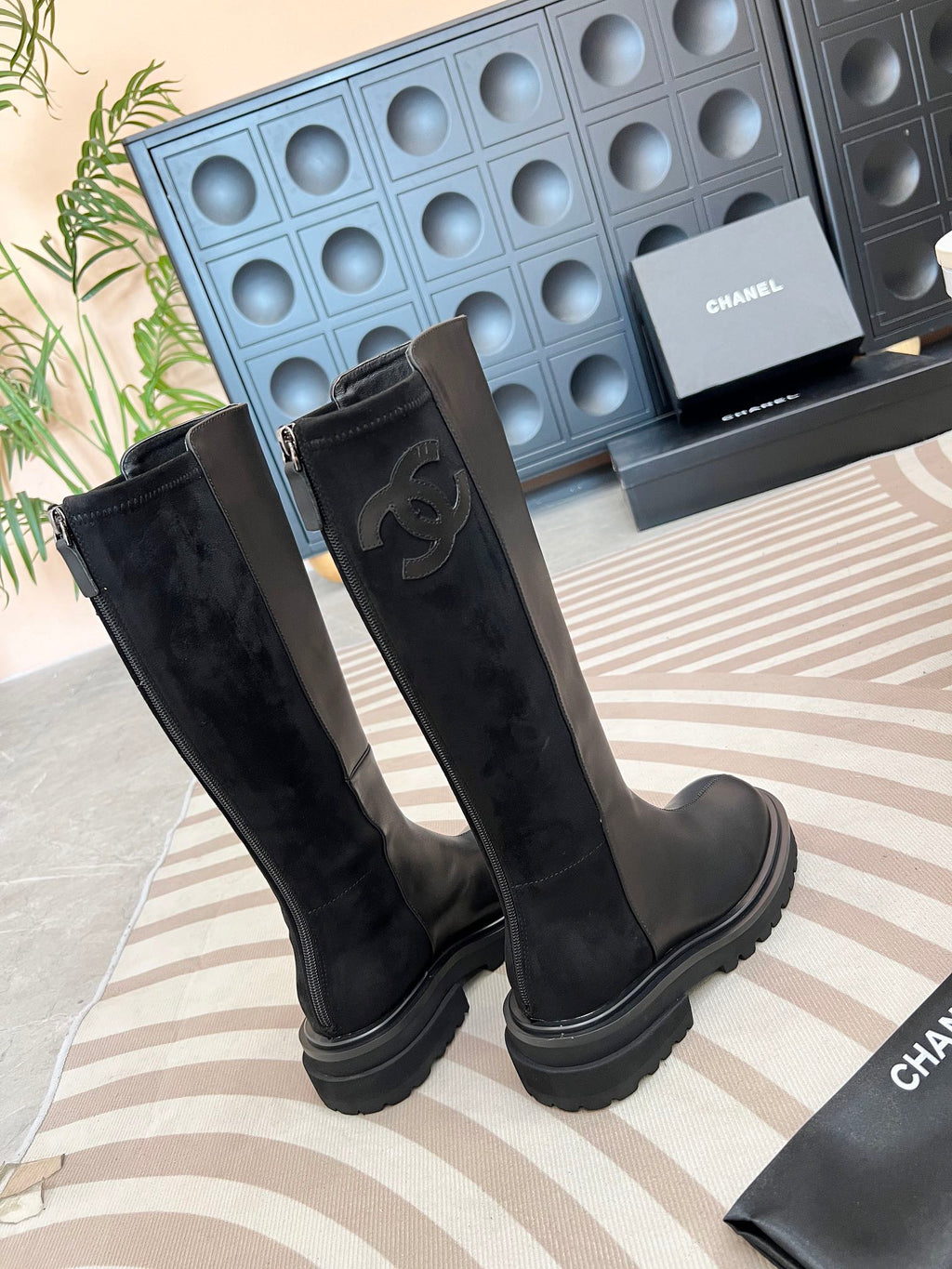 Botas altas de cuero bordadas para mujer