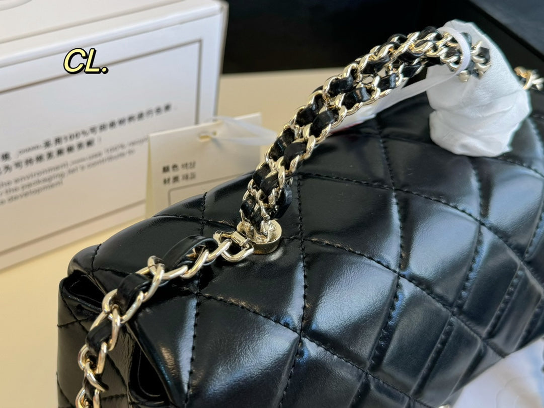 Bolso de hombro clásico con cadena