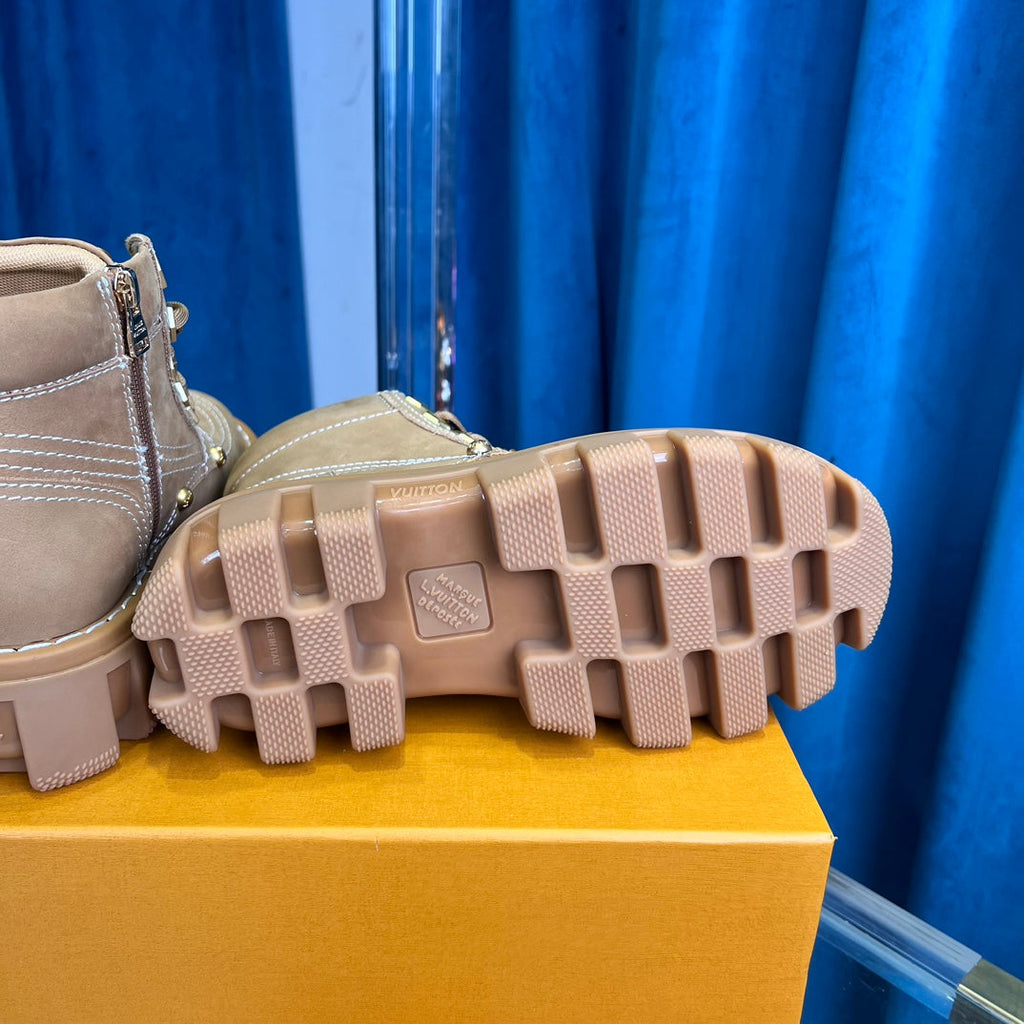 Botines de caña alta con suela gruesa de la serie Premium Checker