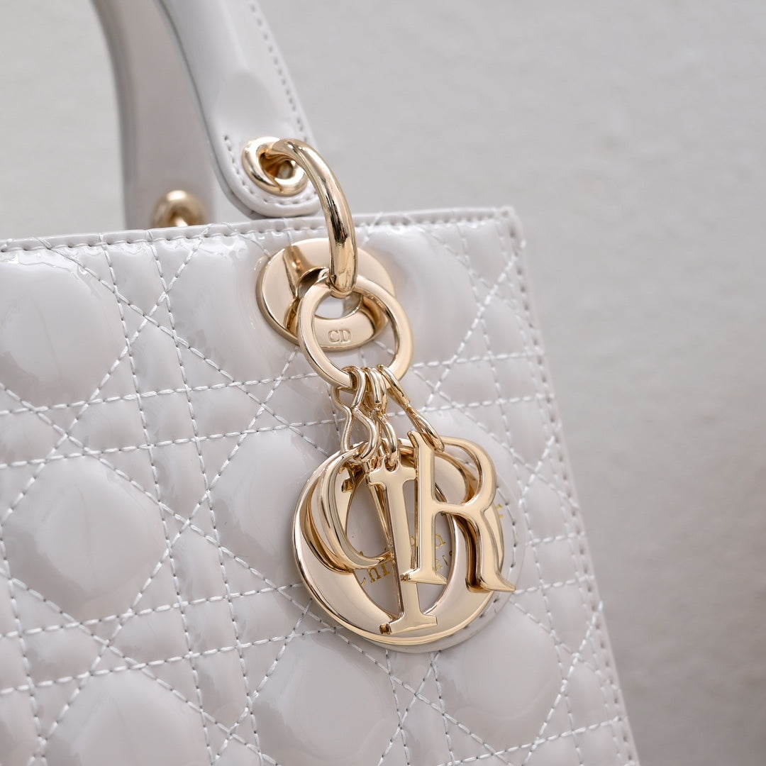 Bolso de hombro estilo Lady D – Blanco (24 cm)