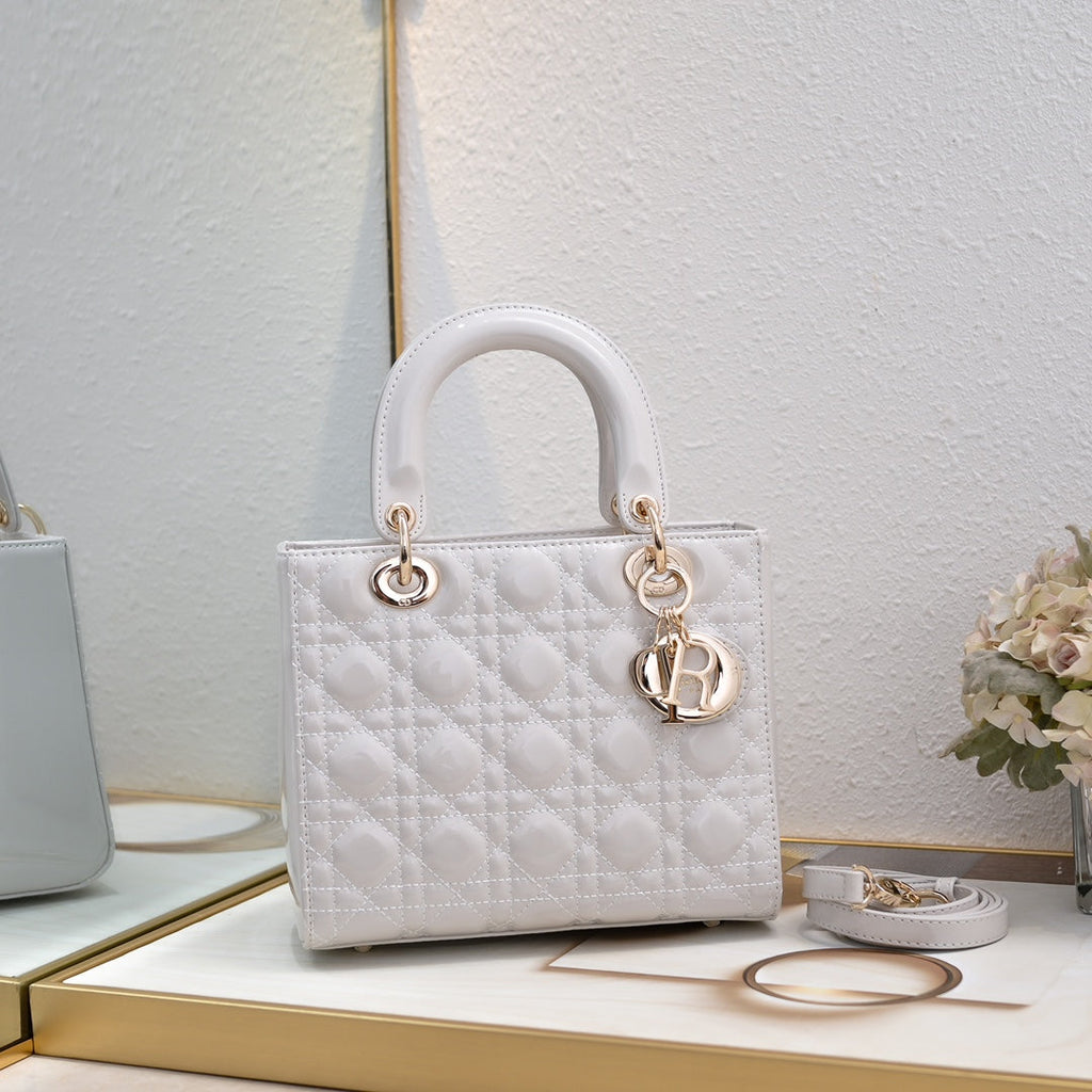 Bolso de hombro estilo Lady D – Blanco (24 cm)