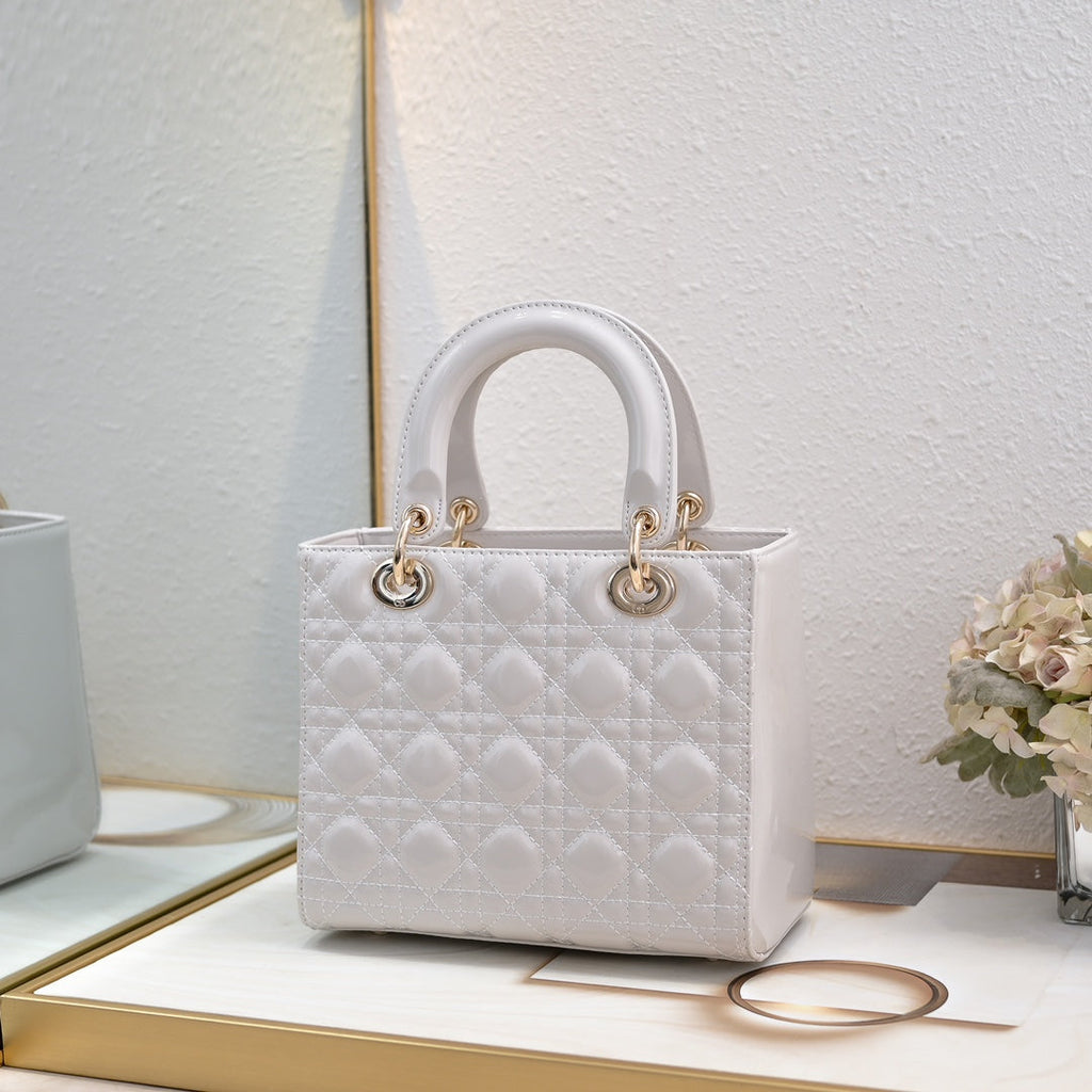 Bolso de hombro estilo Lady D – Blanco (24 cm)