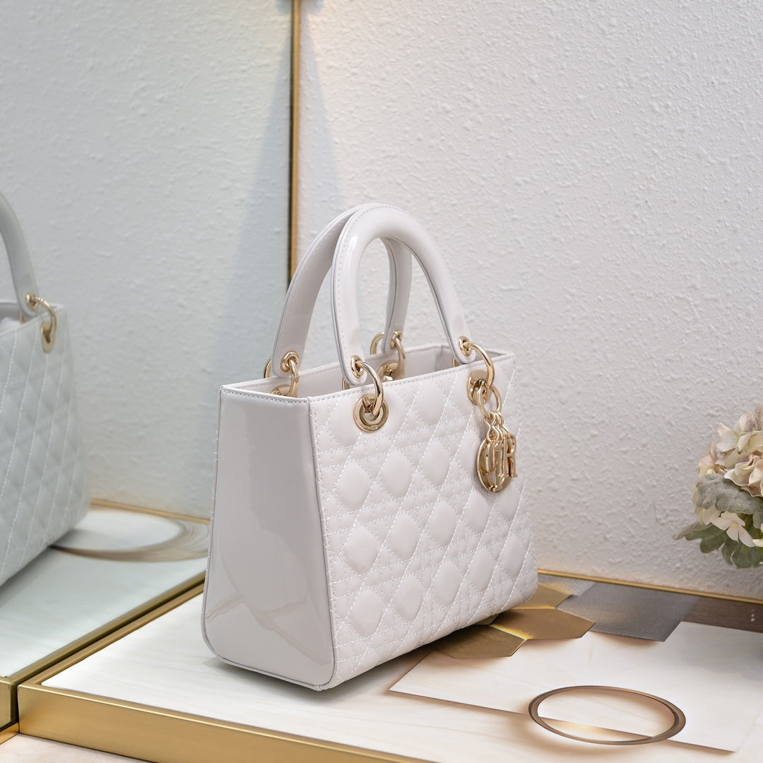 Bolso de hombro estilo Lady D – Blanco (24 cm)