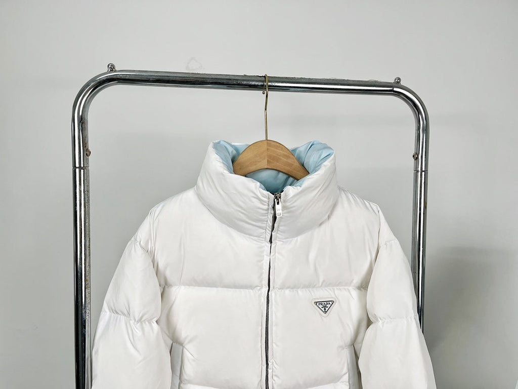 Chaqueta corta de plumas